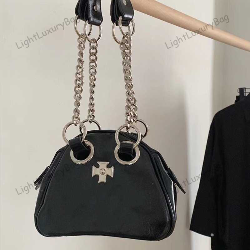 

New Designer Vivi Punk Subaxillary Bags Fashion Hot Girls Chain Shoulder Tote Women Leather Luxury Handbags Classic Female Bowling Purses 230324, Silver