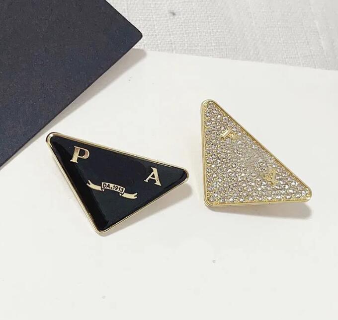 

23ss Fashion Brand Letter Designer Brooches High-Quality Letters Lapel Hollow Women Men Crystal Rhinestone Pearl Pin Wedding Party Metal Jewerlry With Figure Stamp