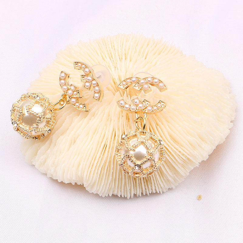 

Eardrops Designer Ear Stud Earrings Brand Designers Geometry Fashion Women Crystal Pearl Earring Wedding Party Jewerlry Classic Style