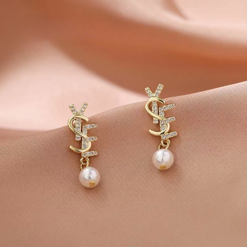 

S925 silver pearl earrings needle celebrity big brand small fragrance style earrings design sense versatile pearl stud earrings light luxury classic earrings