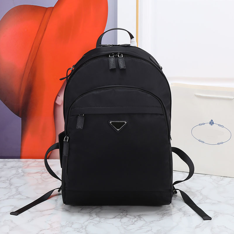 

Designer Backpack Bag Men Nylon Backpack Man Luxury Crossbody Shoulder Bags Classic Unisex Handbags Black Back Pack Triangle Metal Zipper Top Quality Multi Pockets