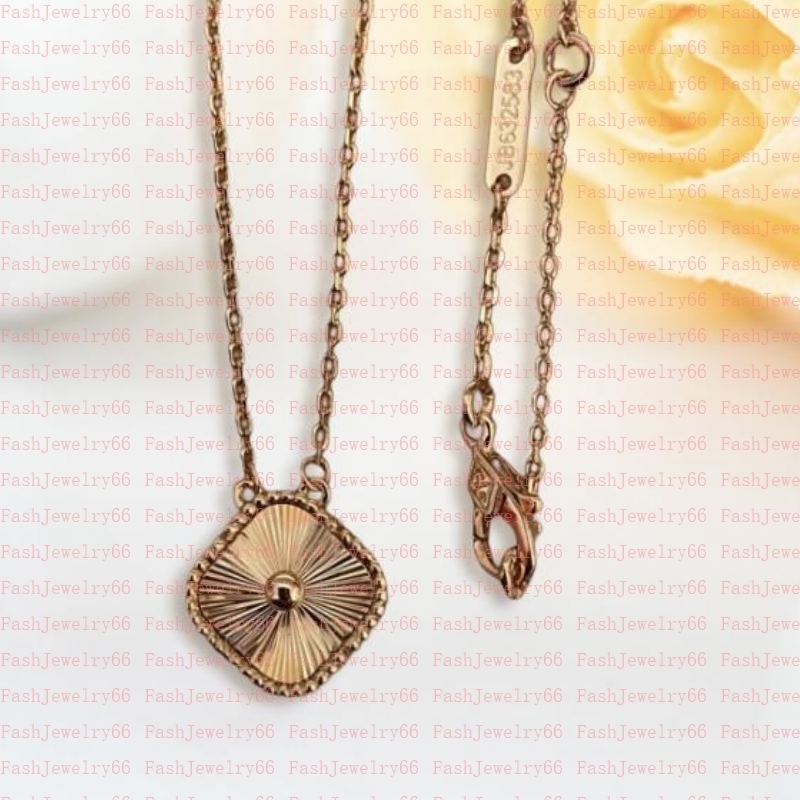 

Hot Classic Pendant Necklaces for women Elegant 4/Four Leaf Clover locket Necklace Highly Quality Choker chains Designer Jewelry 18K Plated gold girls Gift