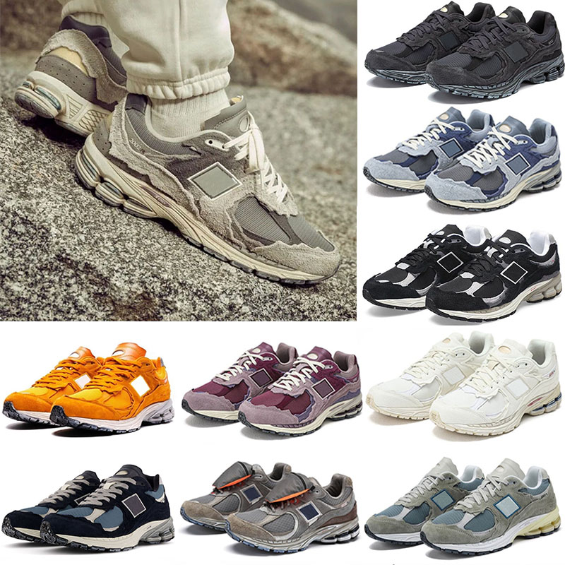 

Hot 2002R Athletic Mens Women Luxury Casual Shoes Triple S Black White Protection Pack Rain Cloud Phantom Sea Salt Sail Designer Bowling OG Sneakers outdoor