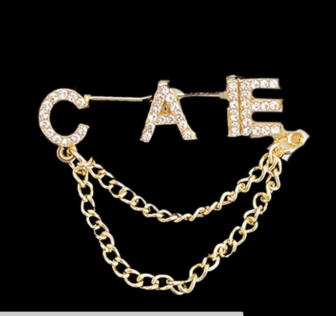 

23ss Fashion Brand Letter Designer Brooches High-Quality Letters Lapel Men Rhinestone Pearl Pin Wedding Party Jewerlry Accessories Gift with Figure Stamp