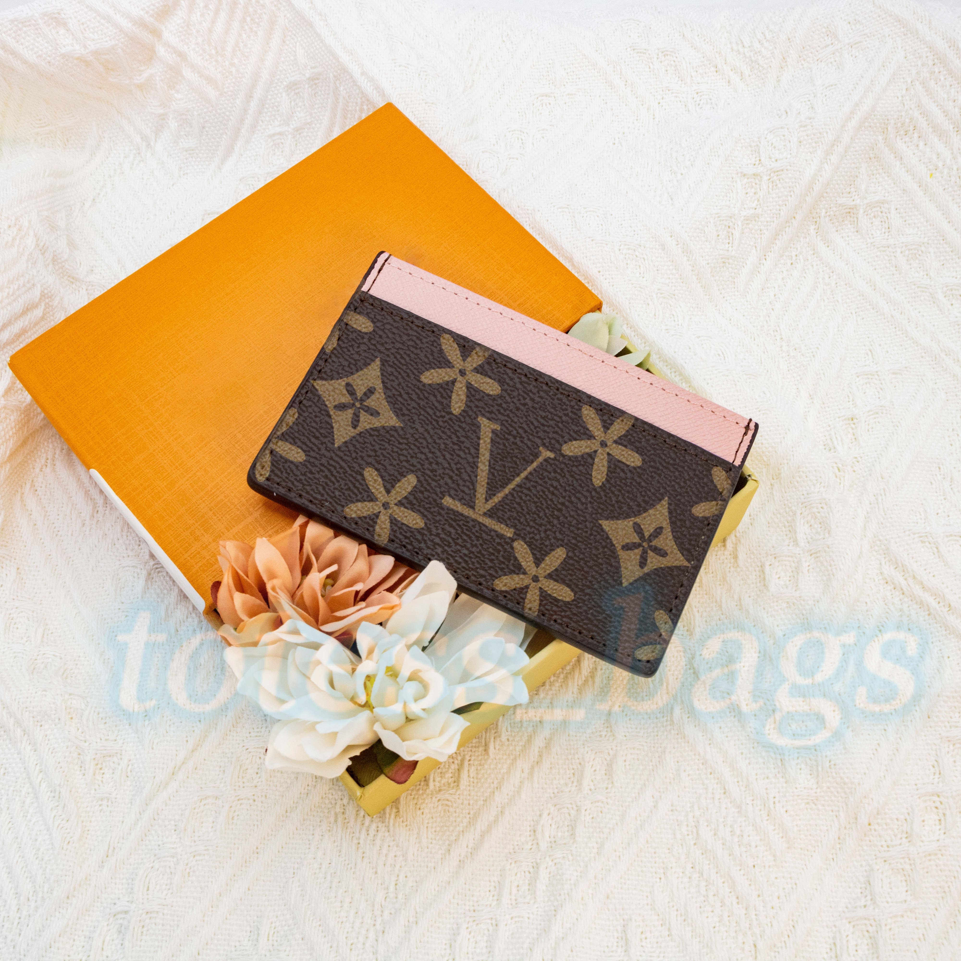 

Top quality 3 credit card slot small wallets M60703 card cover Man Mini wallet Coin Purses Women key pouch card holder Genuine Leather luxury Designer CardHolder gift, Mon0gram red