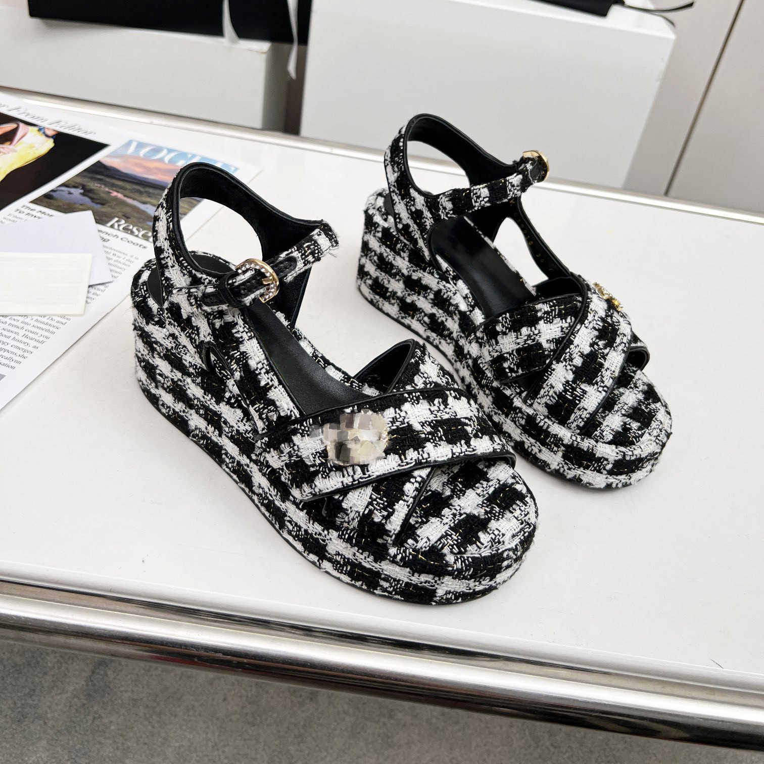 

2023 Wedge Sandal Women Designer Sandals 7 CM High Heel Espadrilles Natural plaid quilted C buckle Calf Leather Lady Slides Outdoor Shoes, Cnl3231
