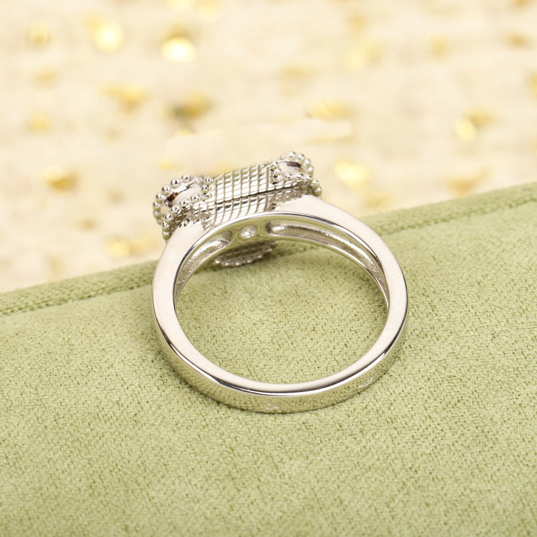2026 Luxury quality charm punk band ring with flower design in silver plated have box stamp PS7679A