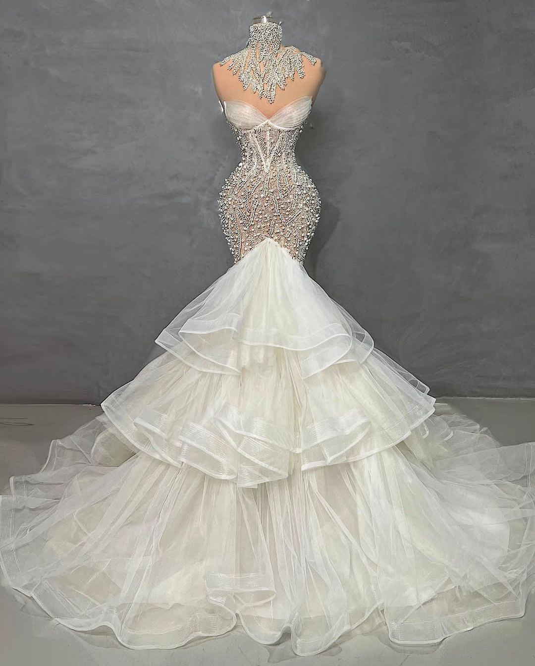 Luxury Mermaid Evening Dresses Sleeveless V Neck Halter Beaded Appliques Sequins 3D Lace Pearls Folds Floor Length Prom Dress Formal Gown Plus Size