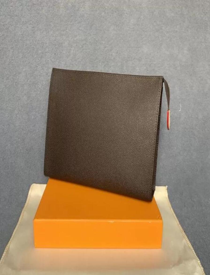 

New Men039s Travel Toiletry Pouch 26 cm Protection Makeup Clutch Women Genuine Leather Waterproof Cosmetic Bags For Women6271803