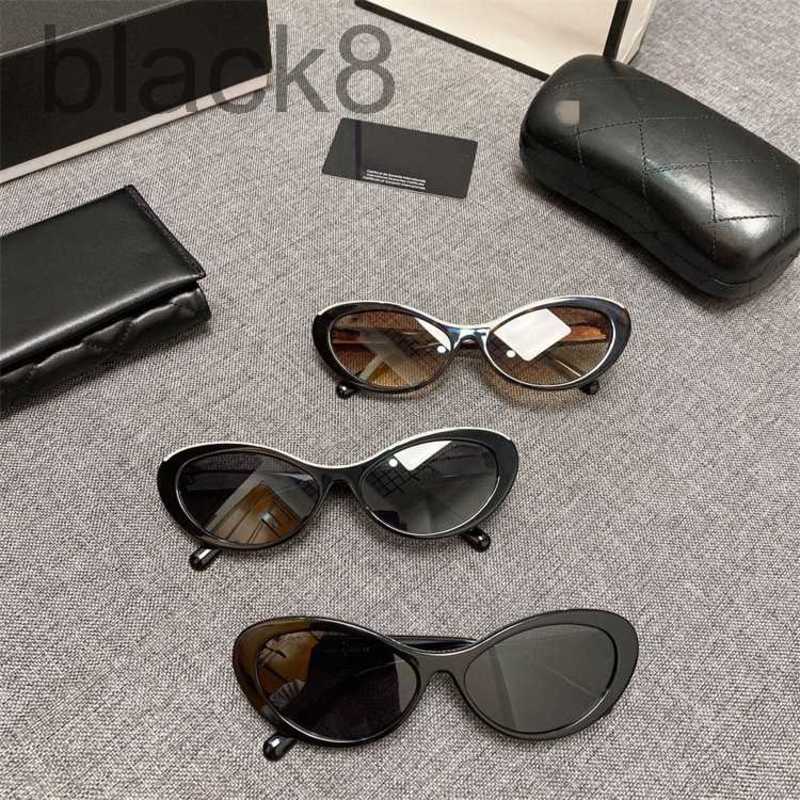 

Sunglasses Designer Oval Star Series 49W3