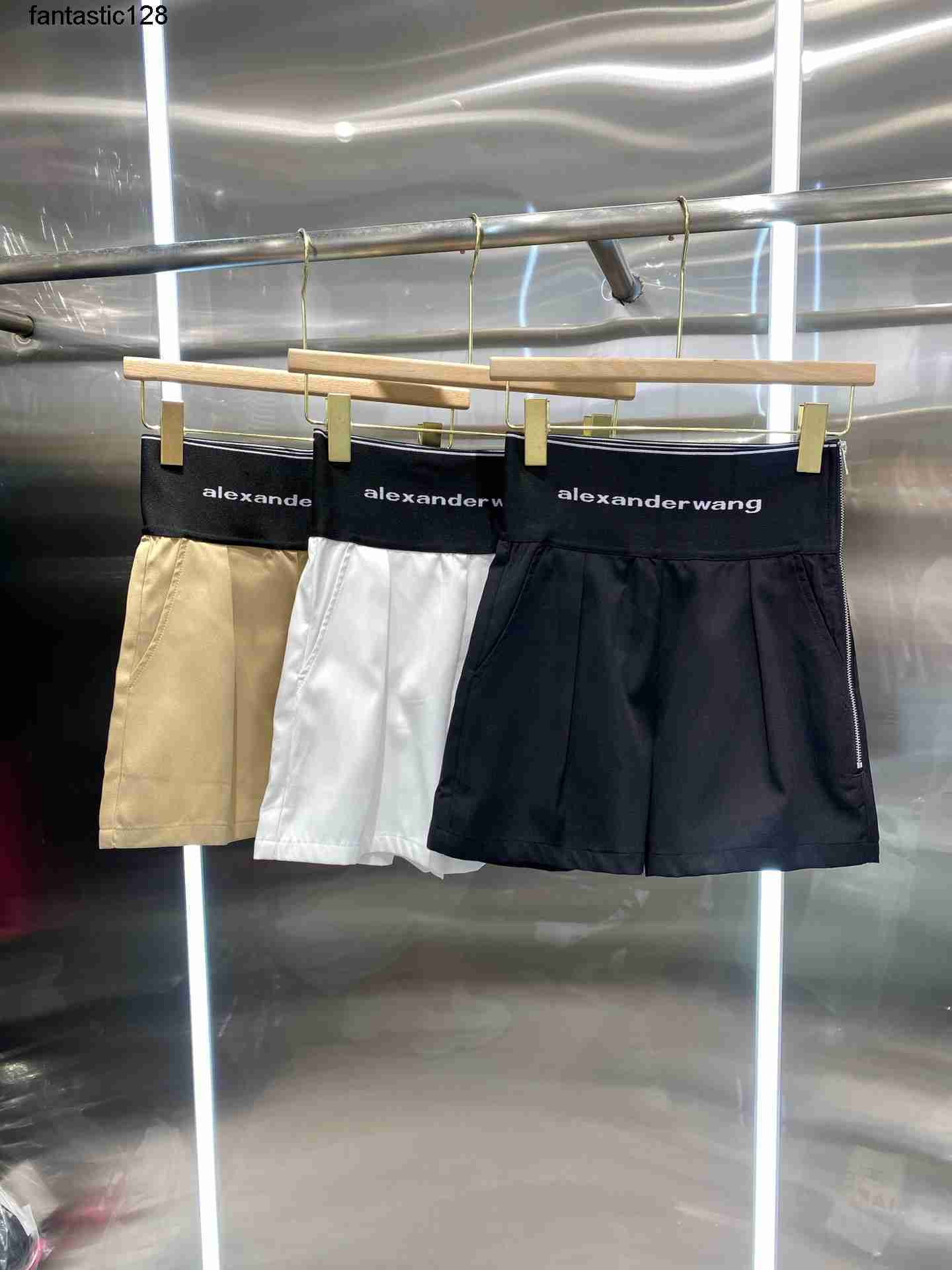 

AW King 23 Spring New Fashion Classic Series Letter Ribbon Decorative High Waist Side Zipper wonmen Shorts, Ivory