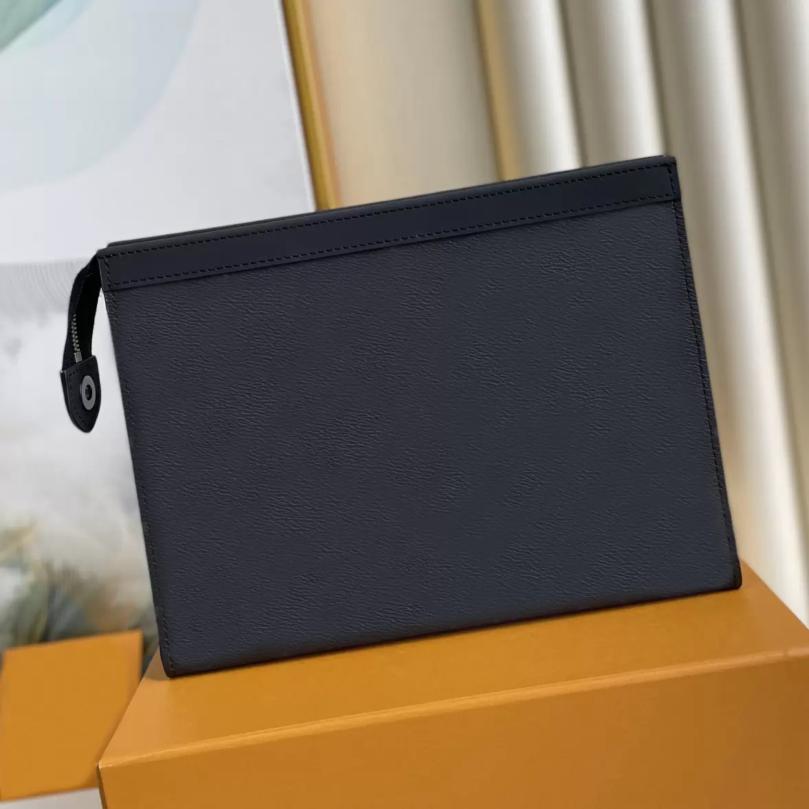 

Brand New Mens Clutch Bag Toiletry Pouch Bags Wash Bag Make Up Box Genuine Leather Men Bags Brand handbags zippy bag flower clutch bag crossbody clutch