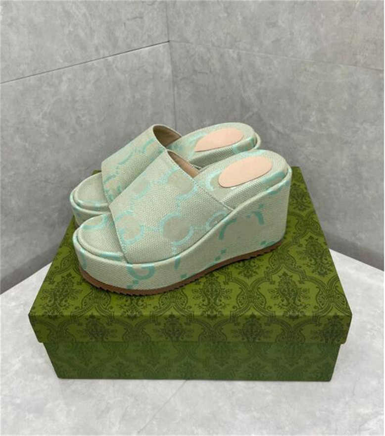 

2023 Beach slippers fashion Thick bottom designer Women Shoes Cartoon Alphabet lady Platform Leather Heels letter Slides sexy High heel Sandals Large size 35-44, Green