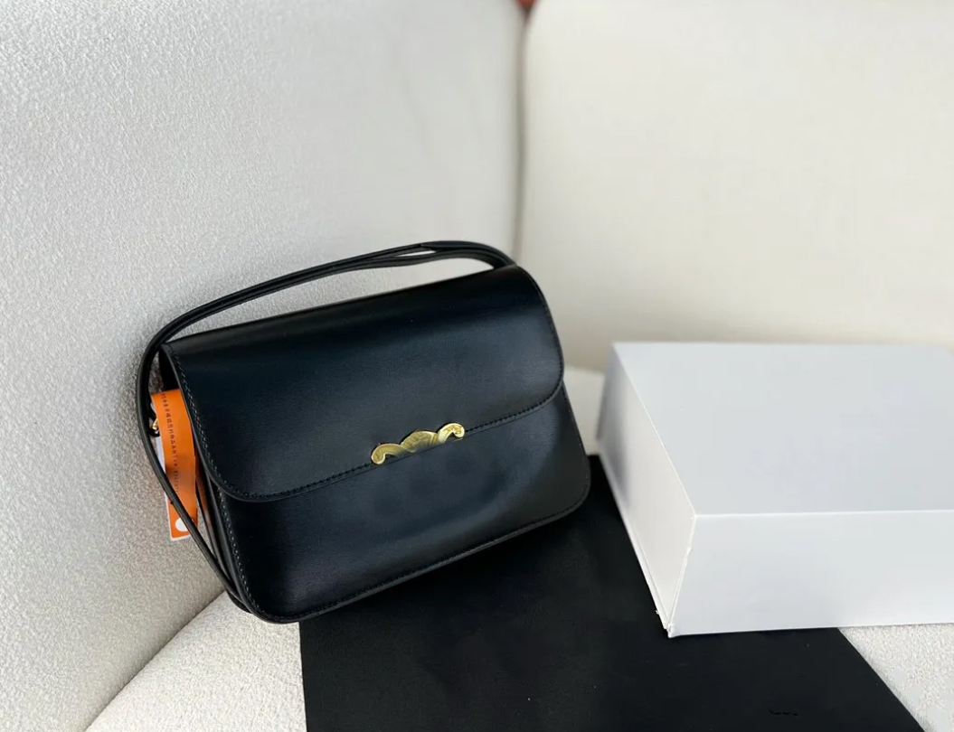 

2023 triomphe Designer bags 8A quality lady Cross body bag fashion Handbag delicate cowhide Shoulder Bag high sense Messenger Envelope hobos, Black