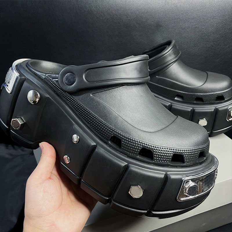 

Summer Classic Black Sandals Slippers men women top quality silver accessories circular engraved letters Platform designer couple MULE Sandals SIZE 35-46