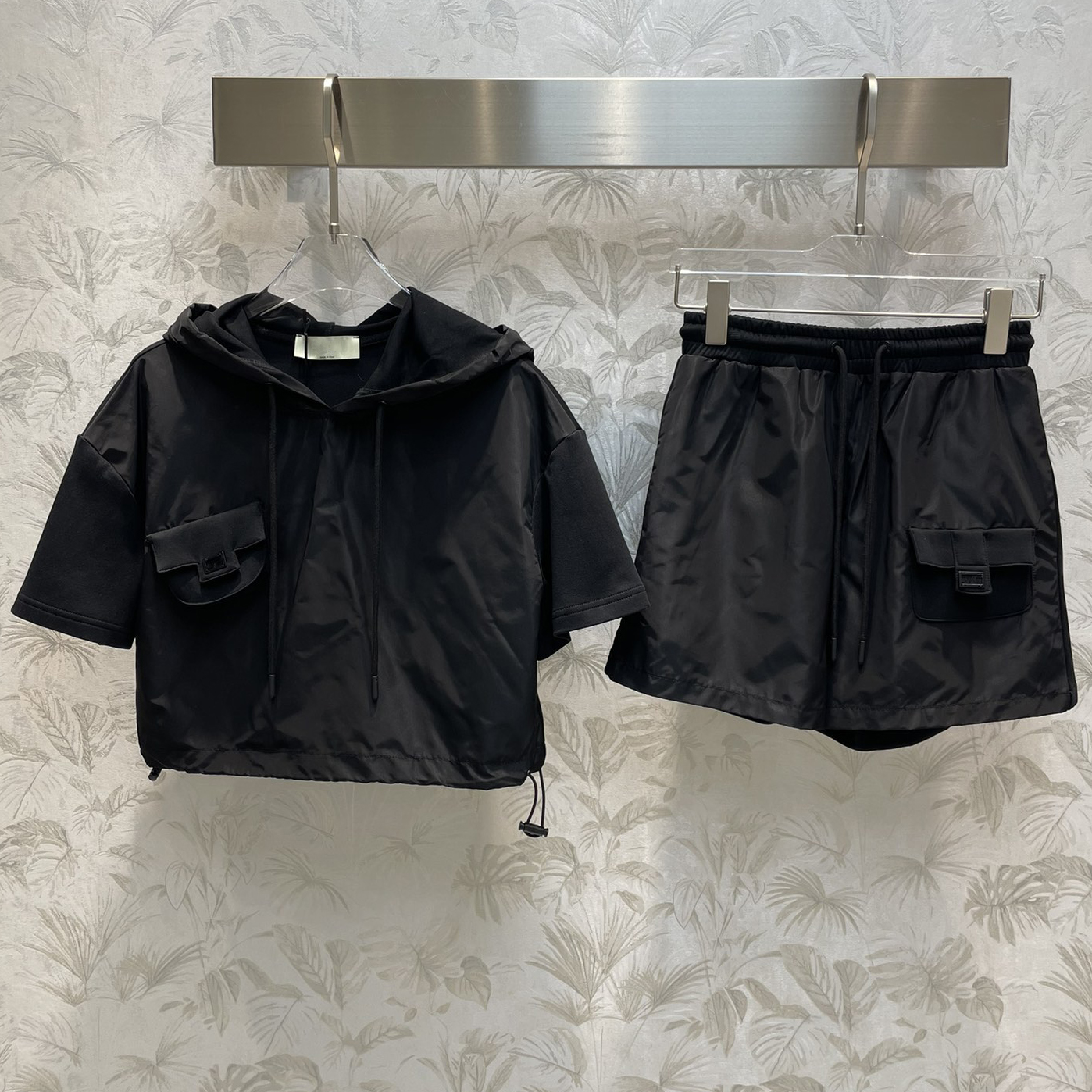 

Luxury brand New two-piece Pants szfp27129 Women summer designer Bag decoration hooded short sleeve tops and shorts set Casual fashion leisure street sporty sets, Black