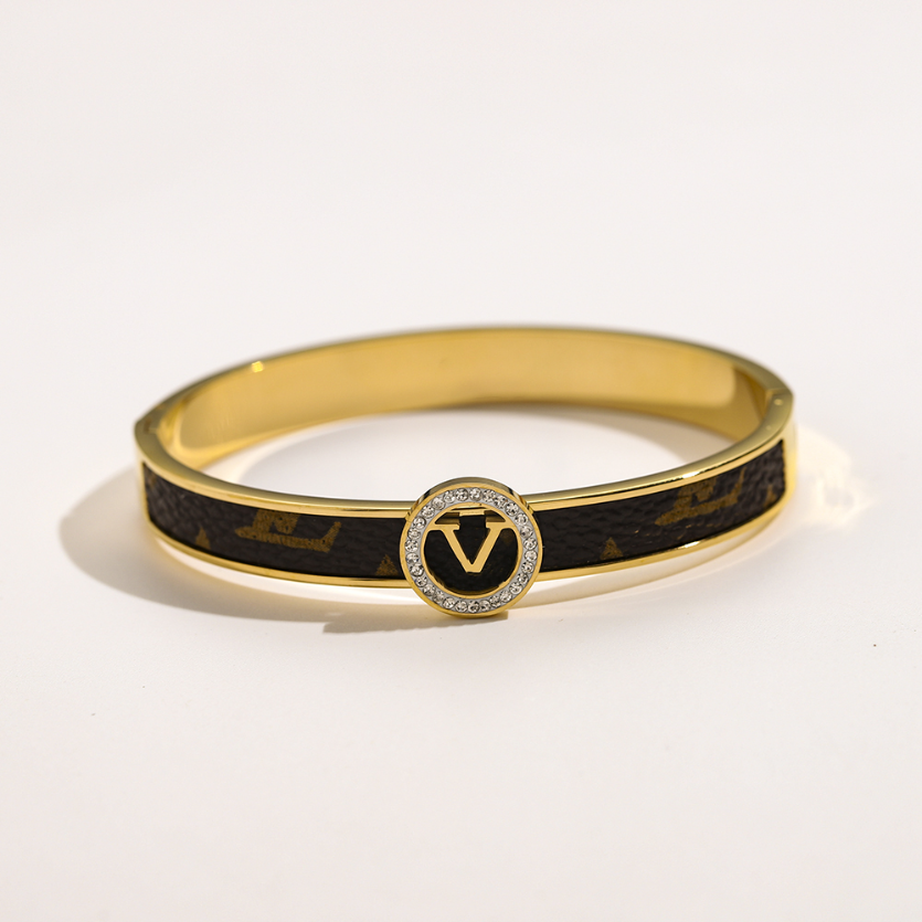 

Women Love Bracelets Designer Gold Bangle Brand Leather Letter Bracelet Stainless Steel Jewelry Accessories Springtime Couple Gift Bracelet Accessories With Box