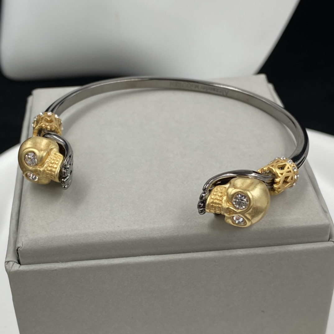 

New designed Charm Bracelets spider skull pendants ladies cuff bracelet Punk style men bangle Designer Jewelry BAMQ011