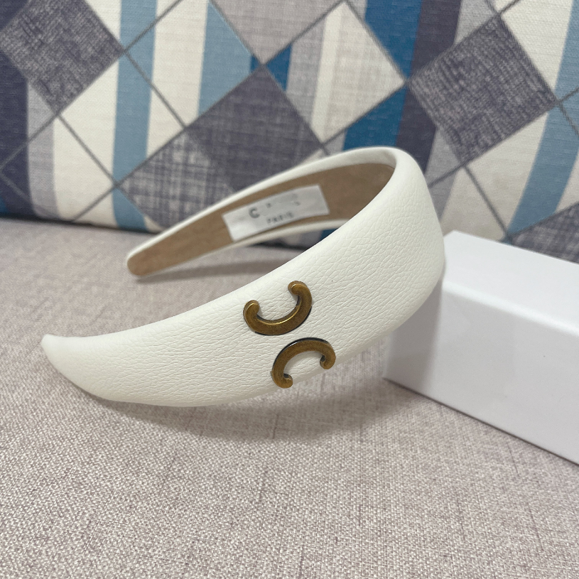 

Europe Elegant Headband Springtime Women Love sponge Hair Hoop Black Versatile Hairband Love leather Headwear Fashion Versatile French Popular Brand Gift