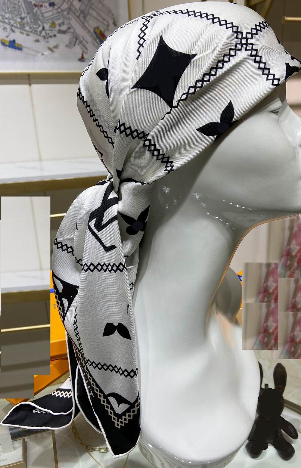 

Head Scarfs For Women Summer silk scarfs Luxurious Silk High End Classic Letter pattern Designer shawl Scarves New Gift Easy to match Soft Touch