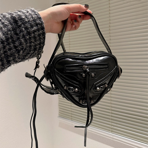 

Women's Bag Designer Leather Motorcycle Bag Luxury Handbag Crossbody Bags Designers heart Shoulder Bags Messenger Bags Pruse Chain Tote