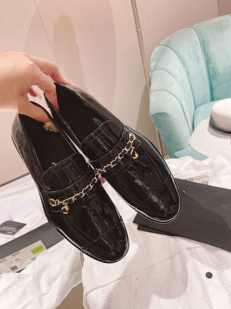 

2023 designer Leather Black and White Dress Loafers luxury shoes wedge Chains European and American Market Hot Search Online Customer Wedding party Shoes size 35 41