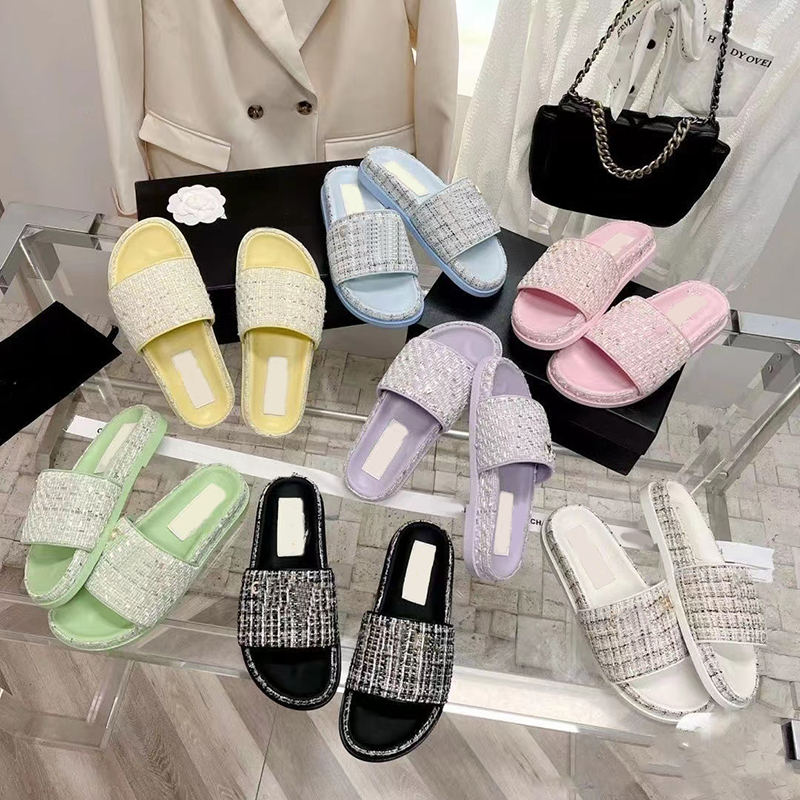 

Tweed Leather Wedge Sandals: Designer Fashion for Beach or City. Slip-On, Straw Woven with Chain Detail, Rubber Sole. Women's Sizes 35-40.