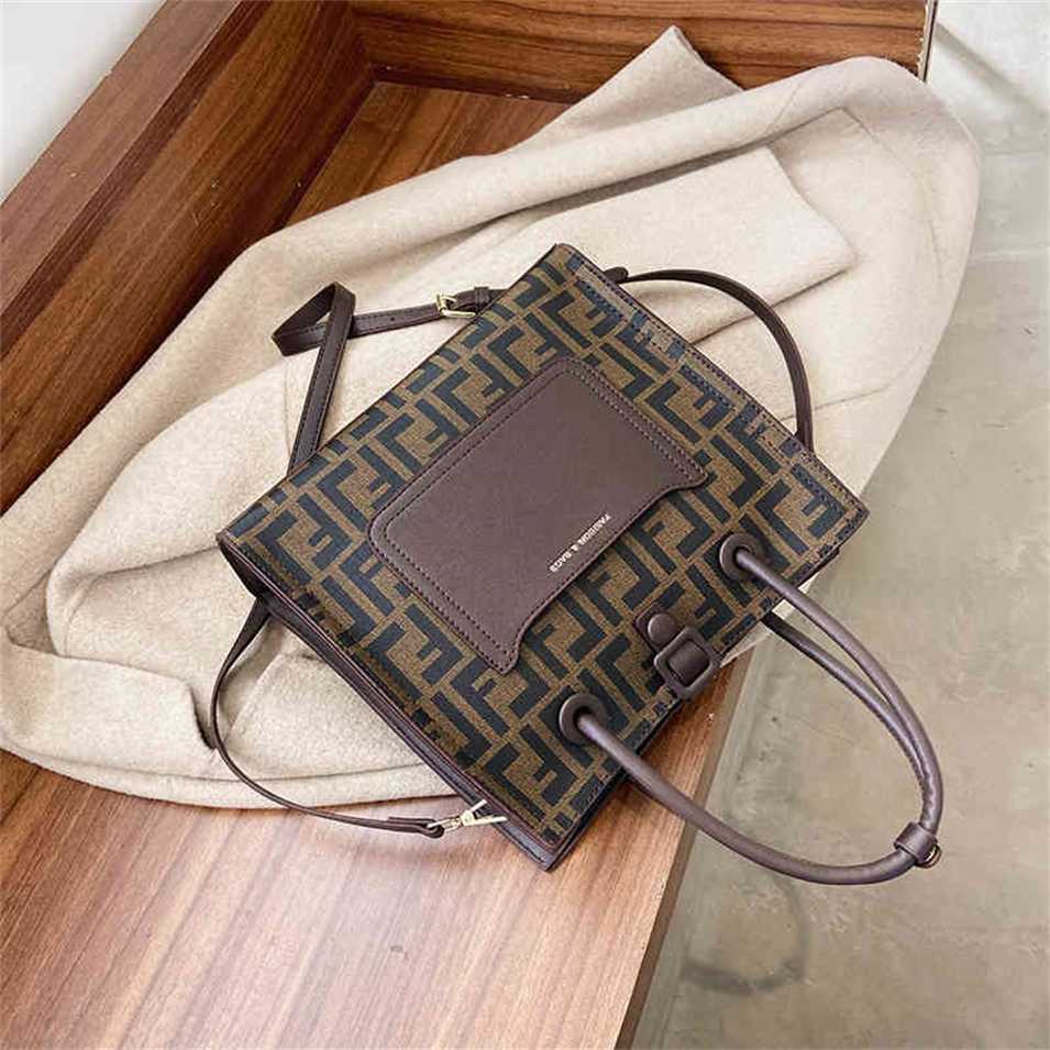 

2023 Designer bag Bag new texture foreign style fashion printed bucket large capacity single shoulder diagonal straddle portable women's bag, K brown