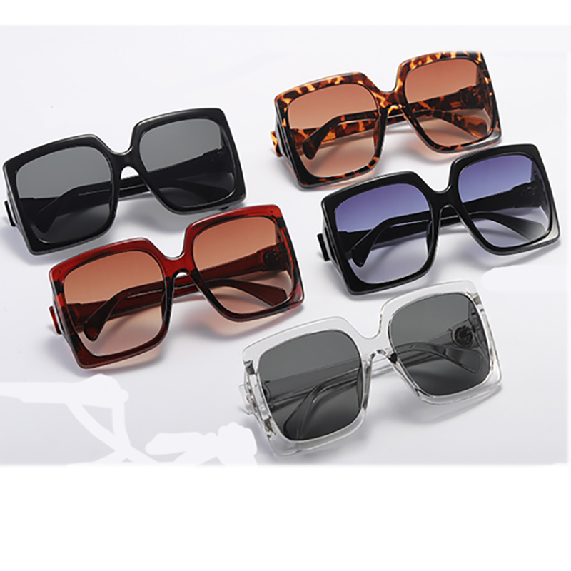 

Designer Sunglasses Classic Eyeglasses Goggle Outdoor Beach fashion Glasses For Man Woman Mix Color Optional 1550