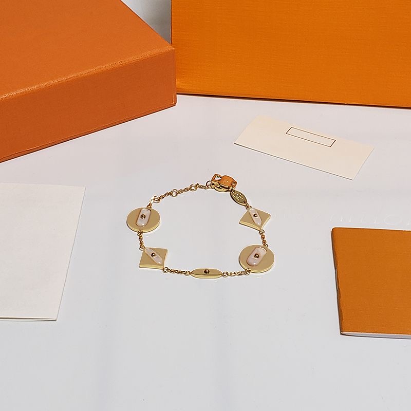 

Luxury Classic Leaf Flower Charm Bracelets Designer Chain 18K Gold Mother-of-Pearl for Girl Women Wedding Birthday with Gift Bag