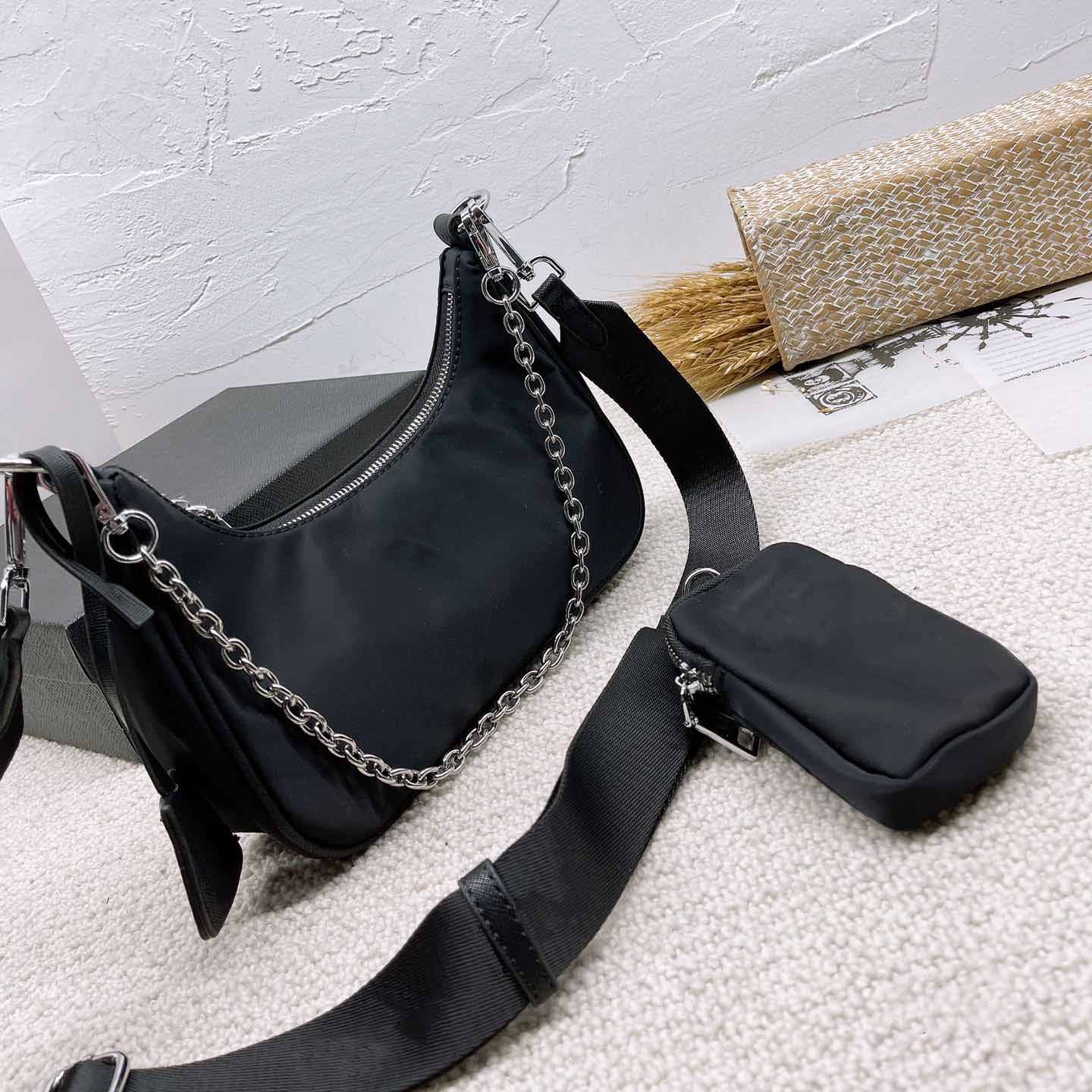 

Black Shoulder Bag Fashion Sports Designer Bags Crossbody Nylon Wholesale Cross Body High-Quality Handbag Luxury Party Chains Handbags Travel