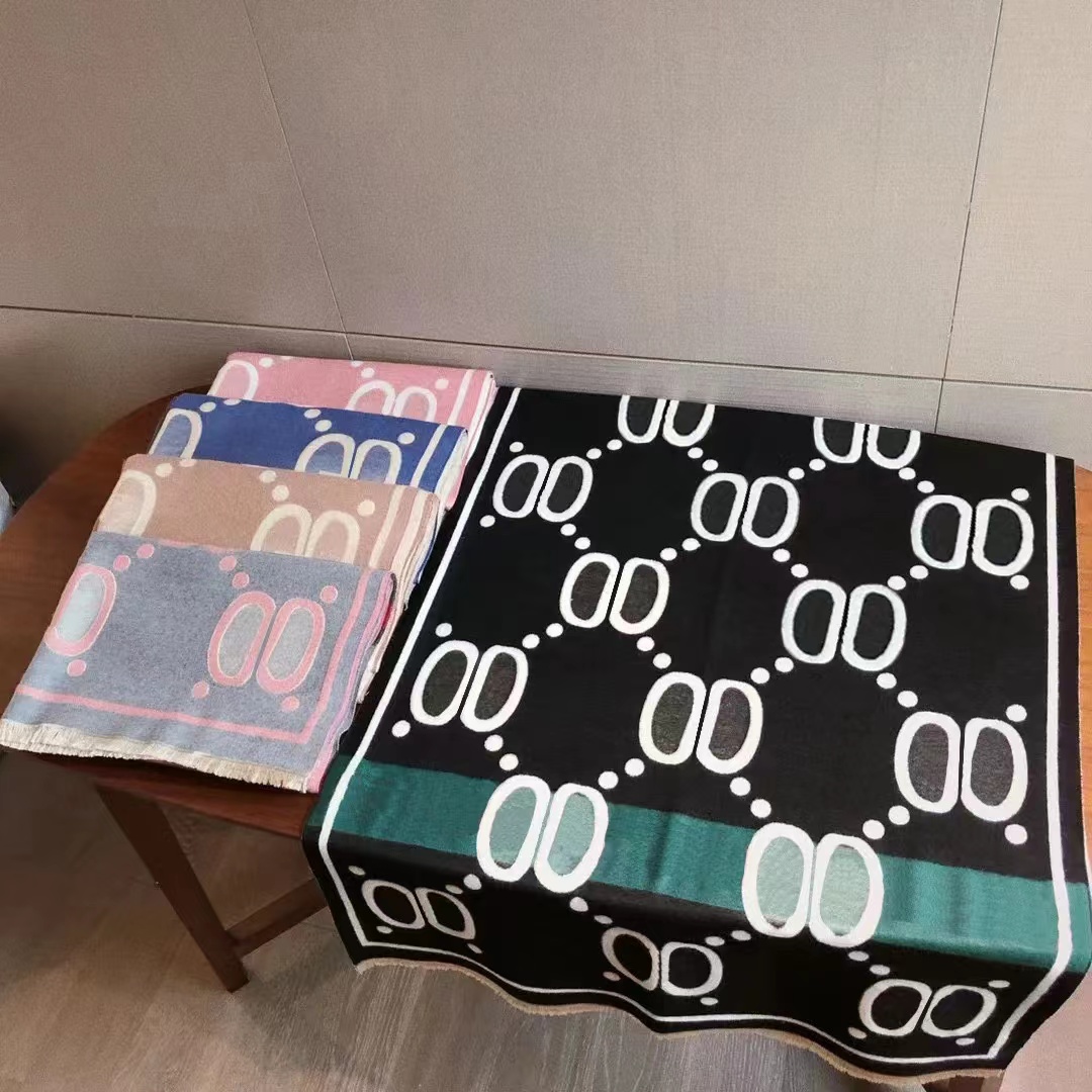 

2023 top design new cashmere scarf autumn and winter style thickened shawl trend fashion casual boom