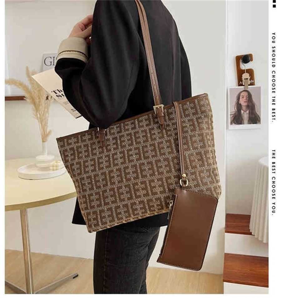 

2023 Designer bag super low Ins niche autumn and winter large fashion single shoulder bag versatile portable Tote Bag, Black6