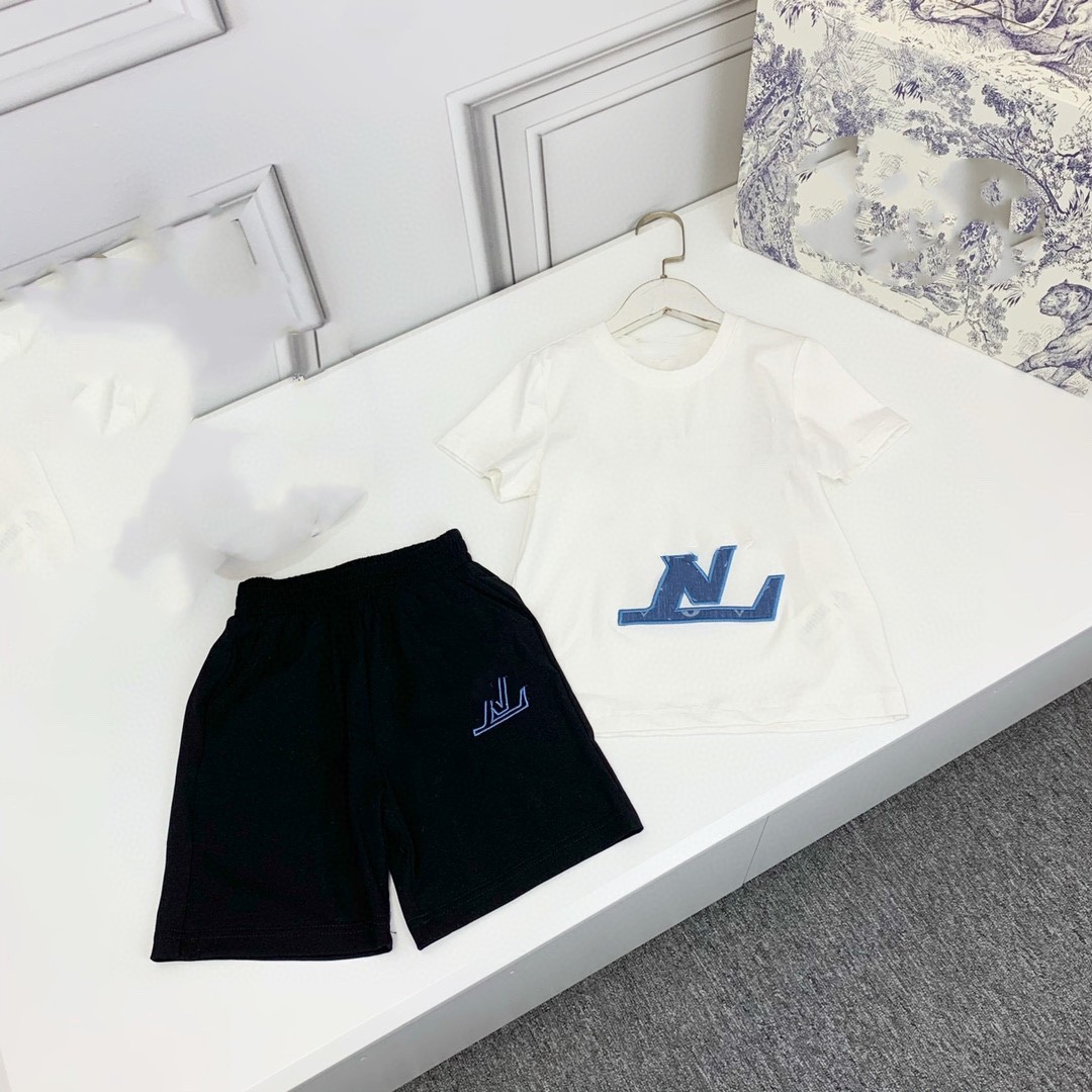 

luxury kids sets 2pics kids designer clothe boys girls clothes summer baby designer toddler Tee Short Sleeve Classic stripe children t shirt for tracksuits letter, White