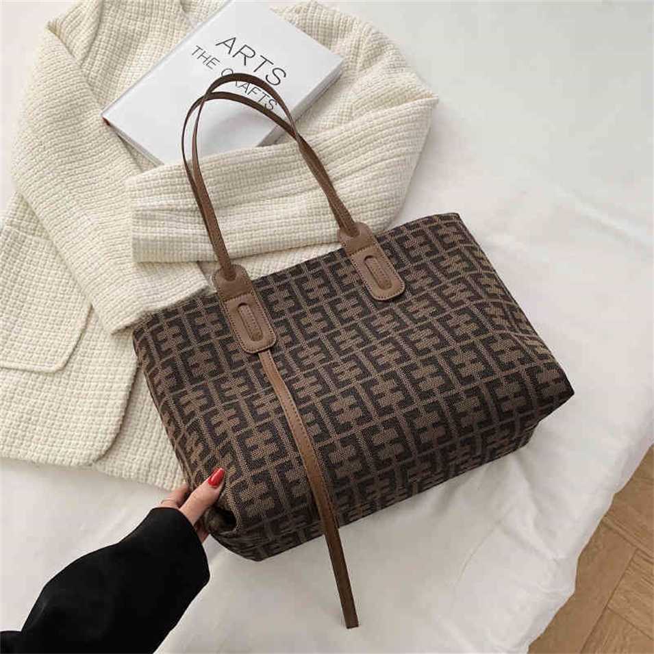 

2023 Designer bag Minority bag fashion flower weaving Canvas versatile large capacity One Shoulder Tote Bag, Brown4