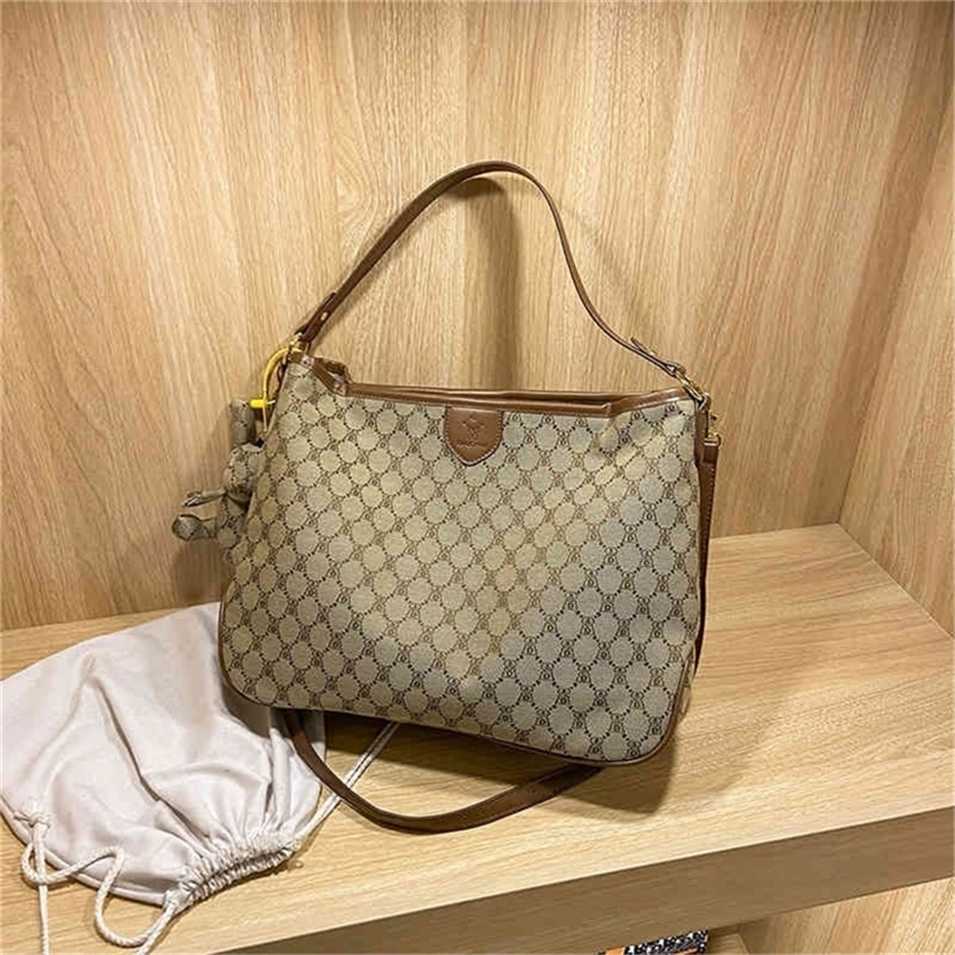 

2023 Designer bag Large capacity underarm bag autumn French foreign style texture single shoulder diagonal 2023, Small brown