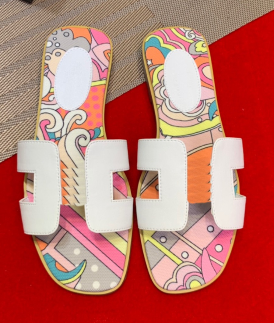 

2023 beach Classic Flat luxurys designers woman slipper Sandals Summer lady Cartoon Big Head Slippers Leather brands Bath fashion women wome sandals designer woman, Colour 11