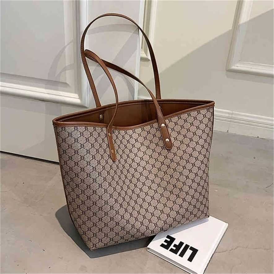 

2023 Designer bag super low portable tote simple leisure mother and son one shoulder big bag fashion, Brown4