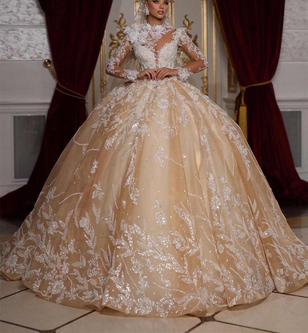 Luxury Ball Gown Wedding Dresses Long Sleeves V Neck Halter Sequins Appliques Ruffles Shiny Bridal Gowns Diamonds Formal Dress Plus Size Custom Made