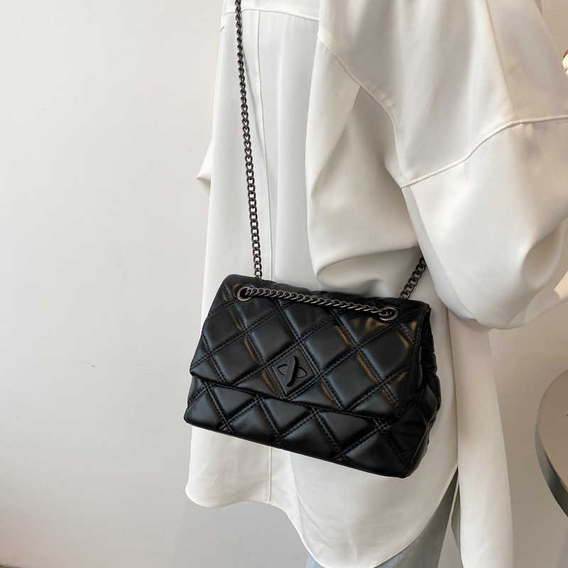 

Shoulder Bags Quilted Chain Crossbody for Women Small Pu Lock Bag Hit Women's Trend Purse Handbags 230322, Beige