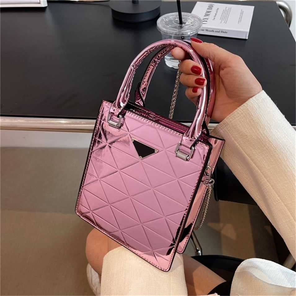 

2023 Designer bag Handbag trendy Bright face hand women's solid color Lingge music popular Versatile Single Messenger, Black7