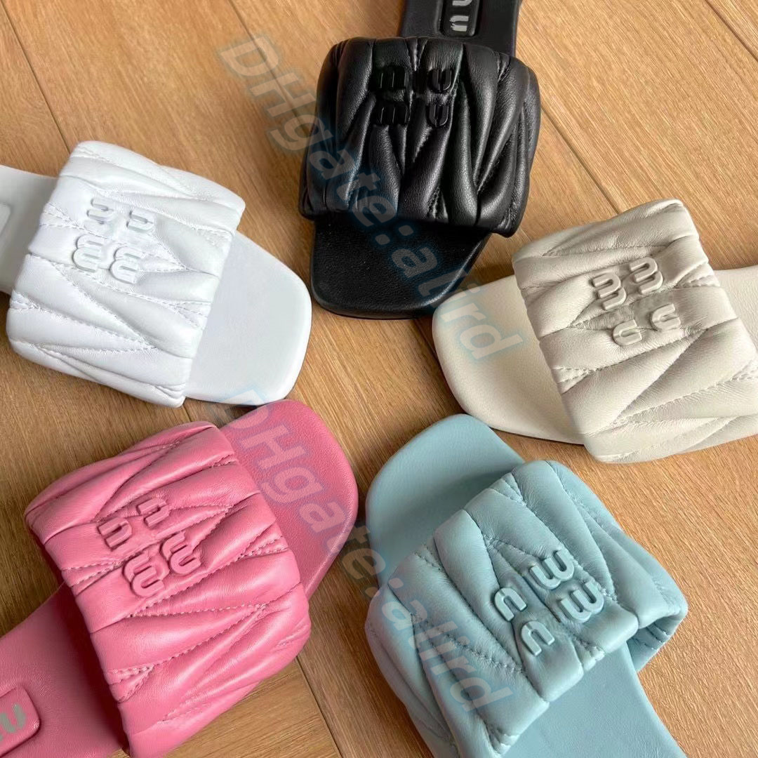 

sandal famous designer woman luxury Matelasse nappa leather slides Summer sandals womens beach outdoor fashion casual slipper, Pink