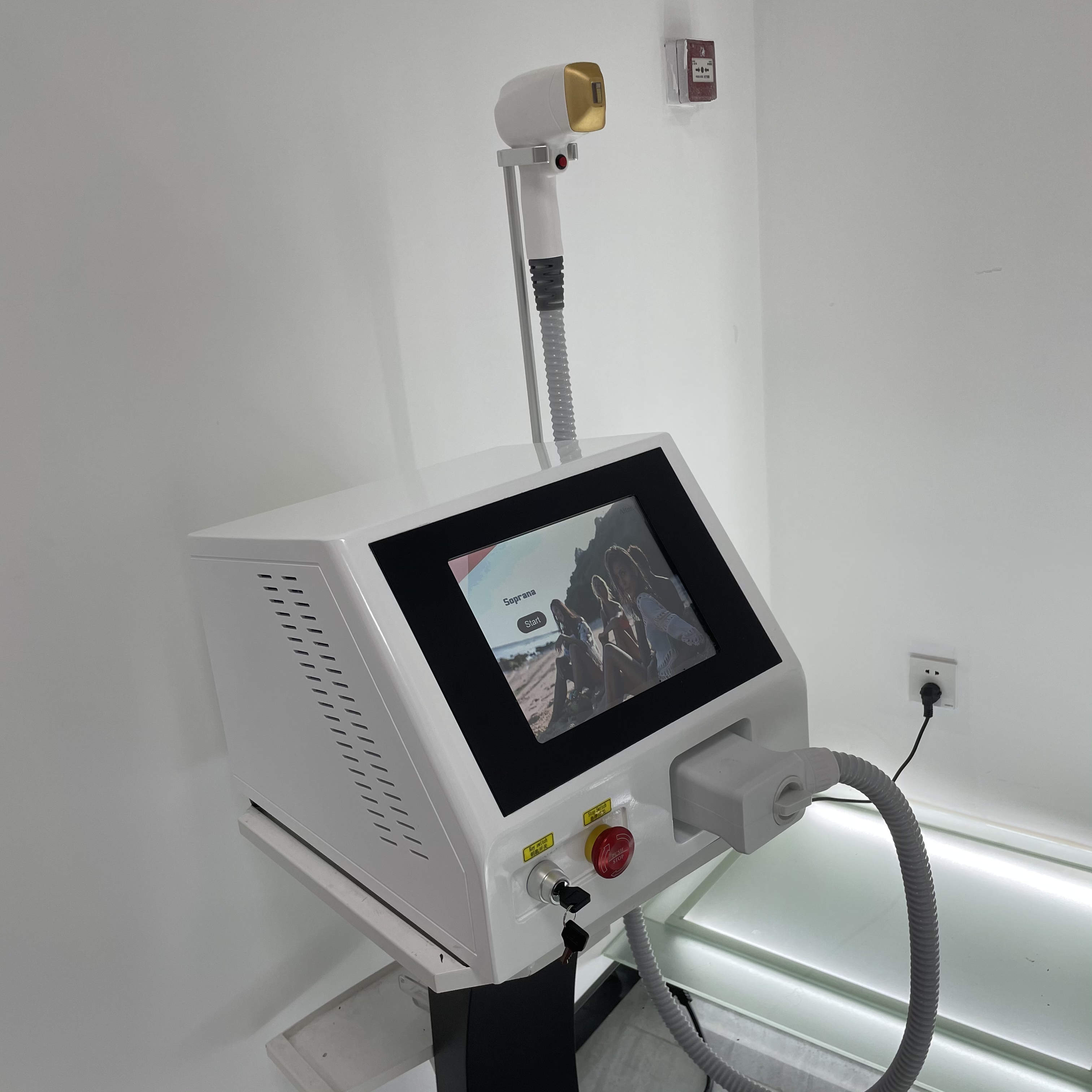 

New Portable Beauty Summer Ice Platinum 3 Wavelength 808nm Diode Laser 808 Hair Removal Machine 808 Remov Machin Salon or Home Use Remover