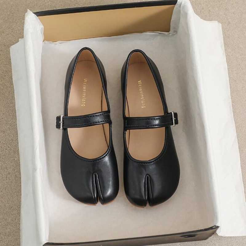 

Dress Shoes New Leather Split Toe Flat Shoes Woman Mary Janes Tabi Ninja Flats Female Cozy Dress Shoes Ankle Belt Moccasins Plus Size 35- Y23, Apricot