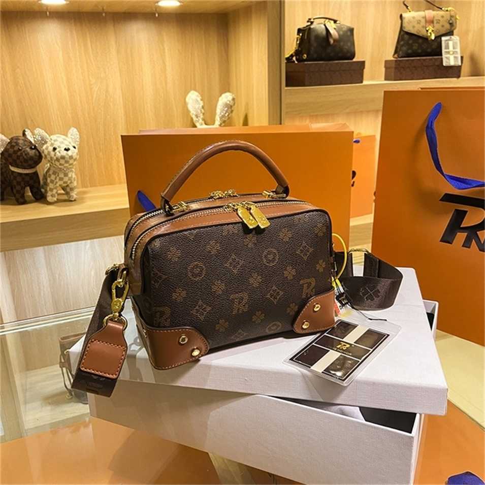 

2023 Designer bag Handbag Live broadcast glory old flower tide personalized one messenger gift women's, Coffee