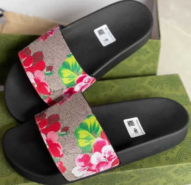 

2023 Designer Slides Mens Women Slippers Summer Sandal Beach Slide Flat Platform Ladies Home Fashion Shoes Flip Flops Striped Tiger Bee Causal Slipper With Box NO311, 16