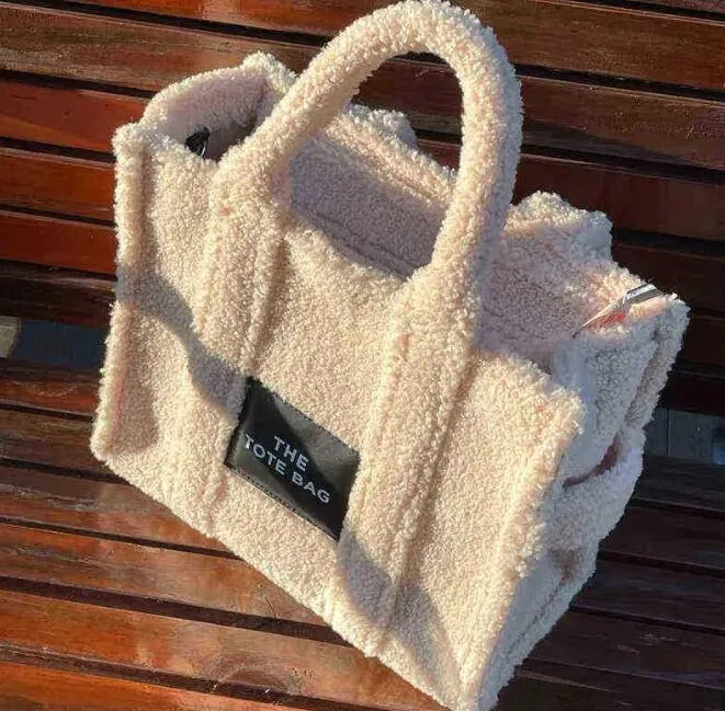 

Retro Plush Large Tote Handbags Designer Simple Shoulder Messenger Bag Luxury Design Soft Faux Fur Crossbody Winter Purse, Blue