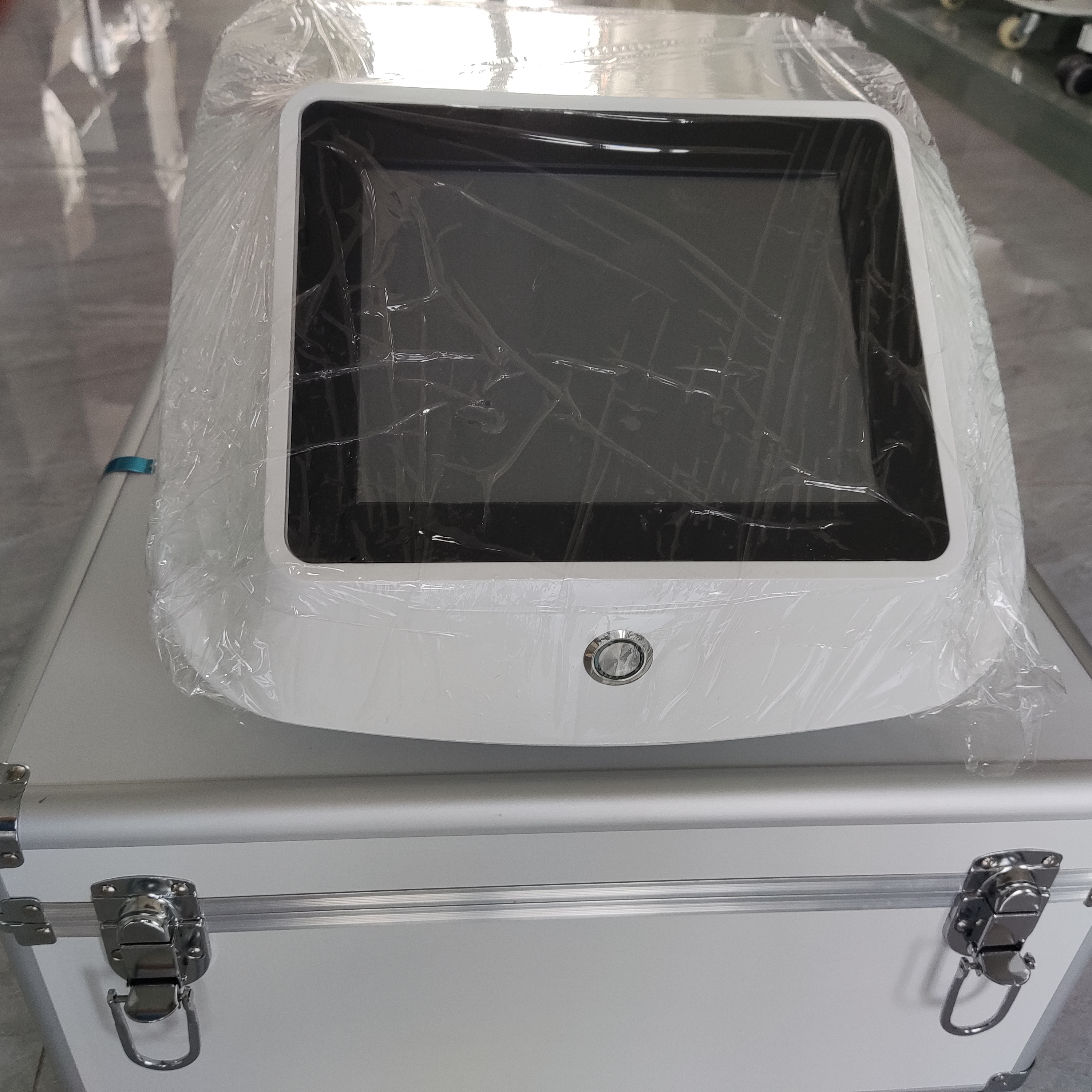 

RF Radio Frequency Microneedle Beauty Machine Gold Fractional Microneedling Machine anti-aging device