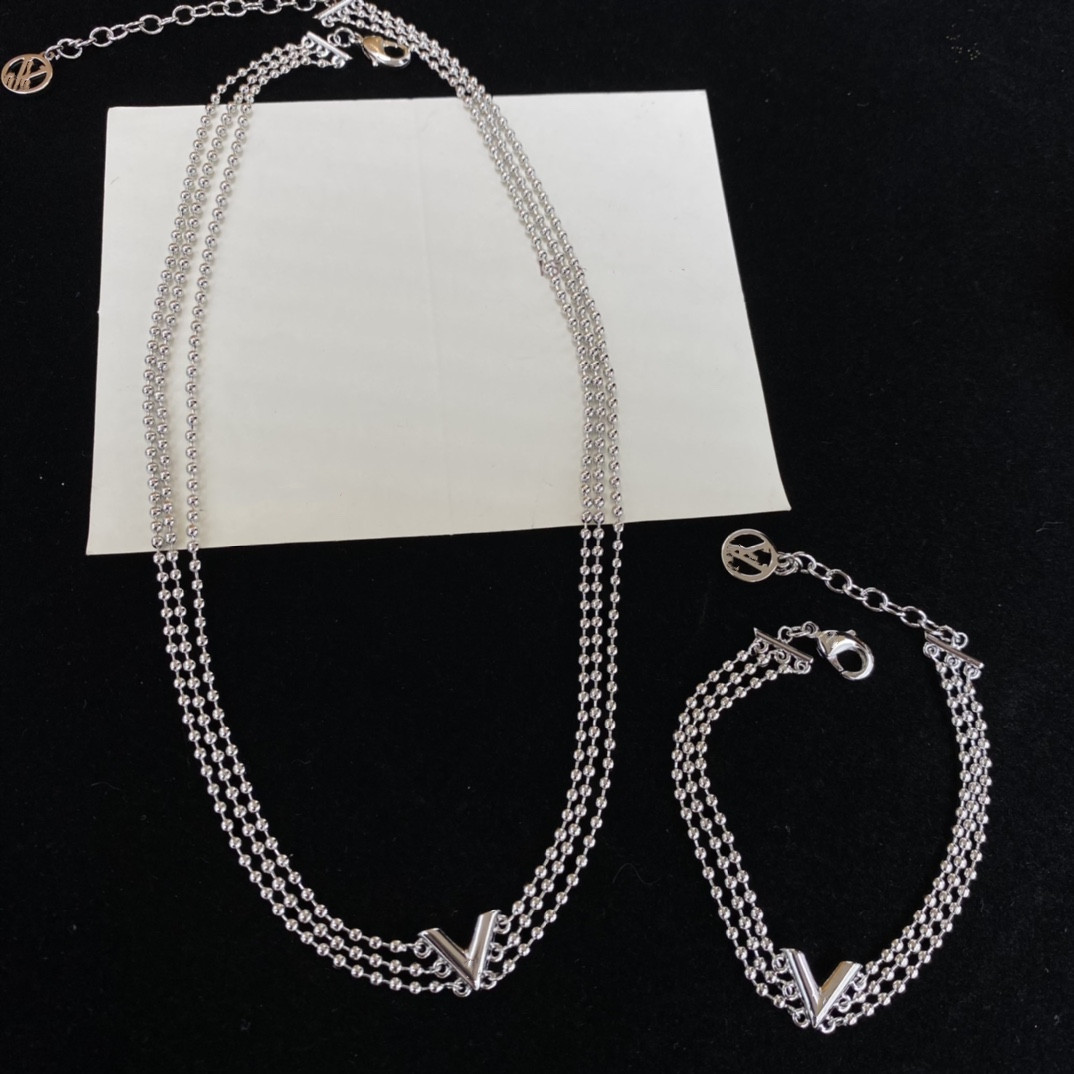 New style Designer Gold Chain Bracelet Womens Bracelets Love Jewelry Luxury Letter Pendant clover Bracelet For Women Charm necklace.Earring 13-image-855295522
