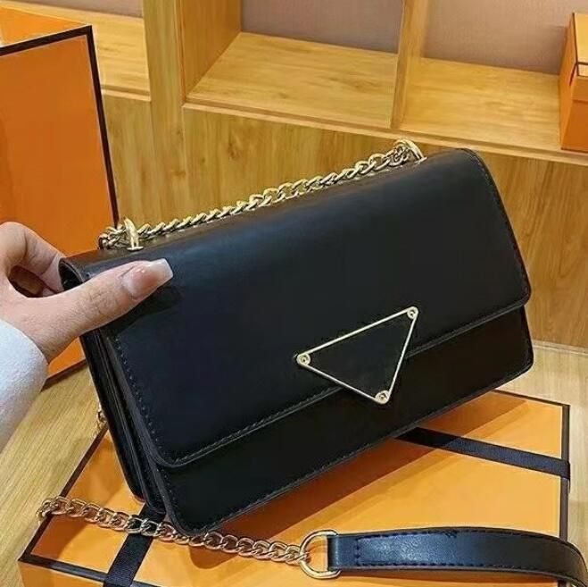 

Designer Triangle Wallets Women Purse Classic Crossbody Shoulder Bag Luxurys Bags Leather with letter style Purse Key Wallet